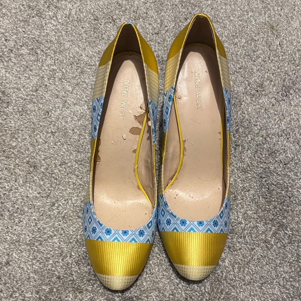 Nine West Yellow and Blue Patterned Round-Toe Pumps